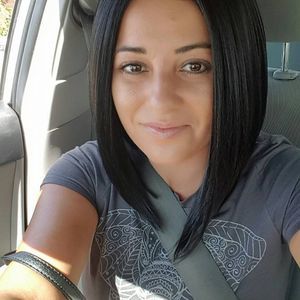 Meet your Posher, Adriana florentina